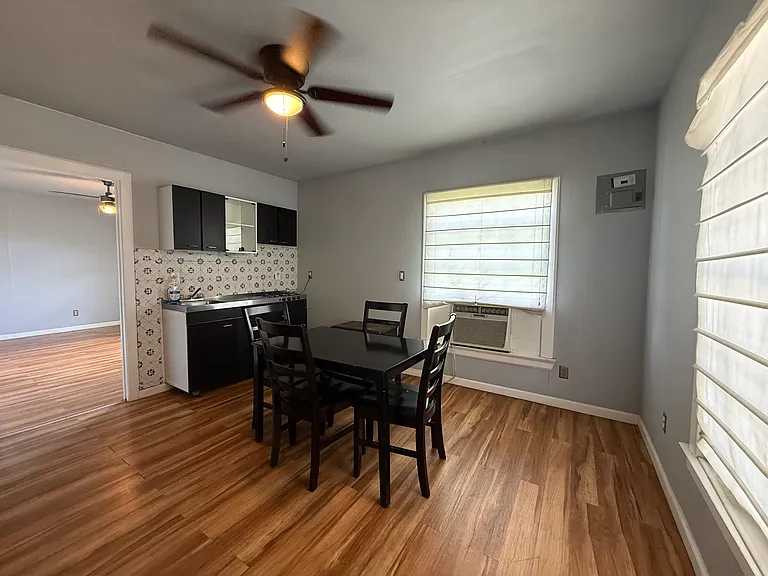 135 E Quill Dr #2 — Photo 6