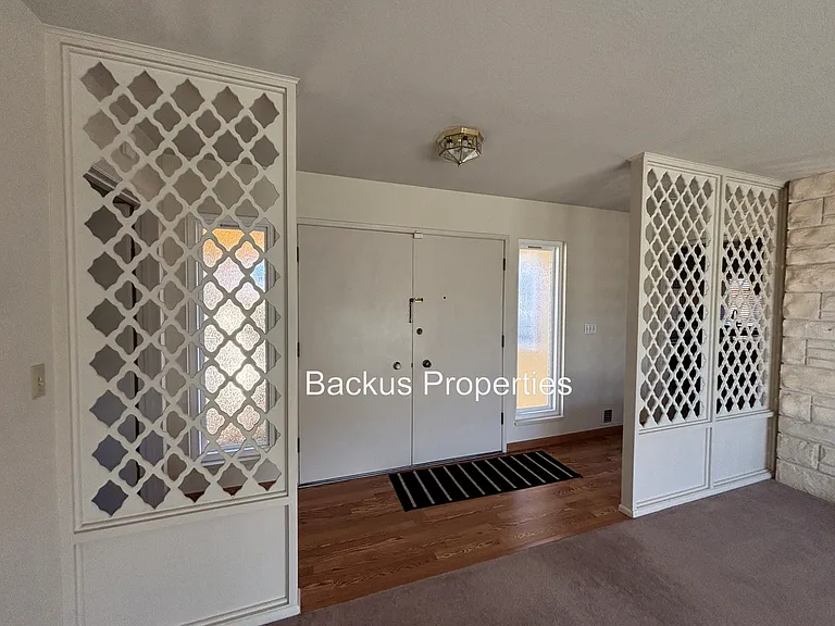 1150 San Diego Dr — Photo 3