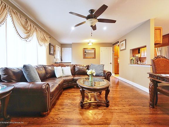 5th image of 261 Vogel Ave