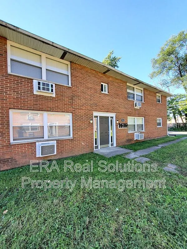 2 bed, 1.0 bath, 860 sqft, $1,000 — Photo 1