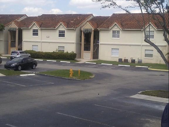 4th image of 18628 NW 67th Ave #B