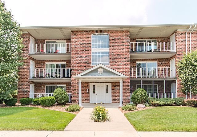 1st image of 18250 Eagle Dr APT 3N