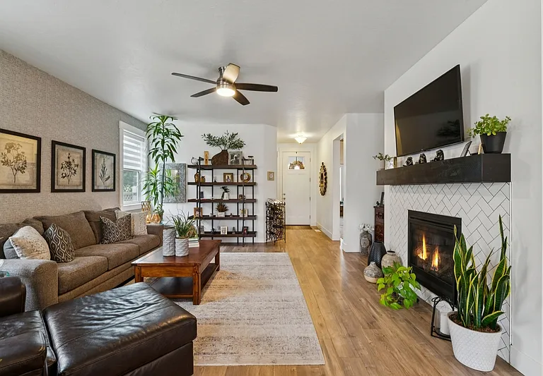 11691 W Quintale Dr — Photo 5