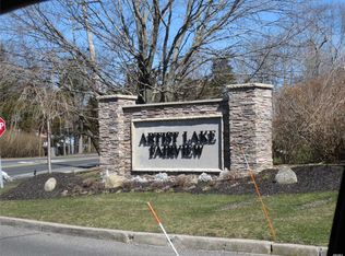 212 Artist Lake Dr, Middle Island, NY 11953