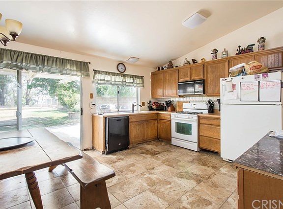 5th image of 28064 Florence Ln