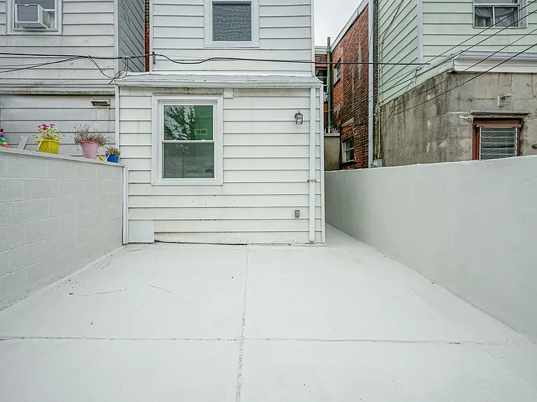 333 Daly St — Photo 11