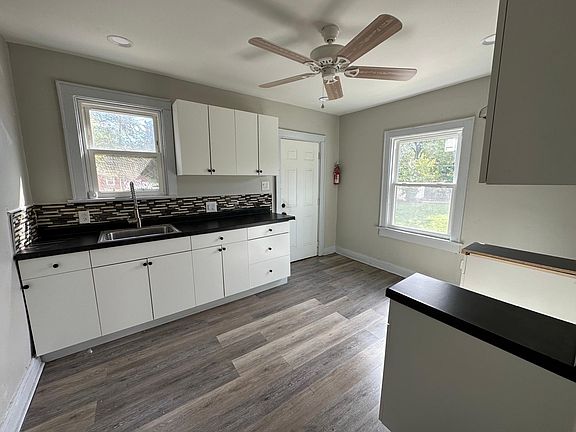 4th image of 738 Seymour Ave