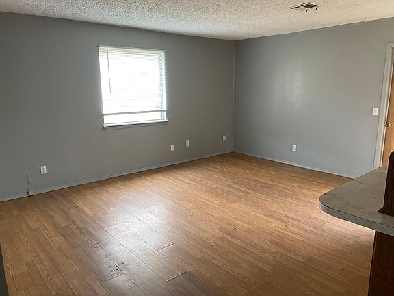 2nd image of 112 Brookview Dr #112B