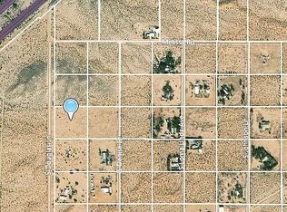 16330 S Douglass Ln, Yucca, AZ 86438