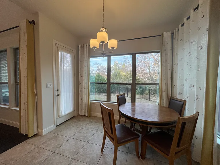 2405 Bigleaf Ct — Photo 5