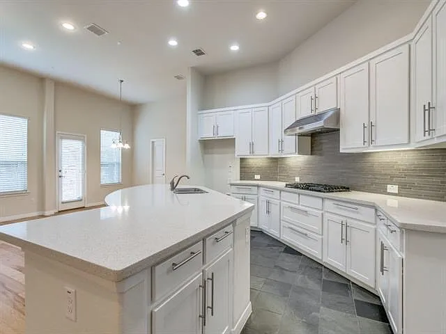 954 Pheasant Dr — Photo 3