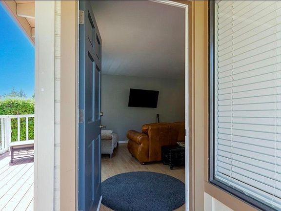 2nd image of 515 Corcoran Ave #B