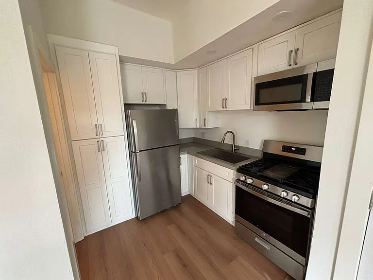 907 D Ave #2 — Photo 6