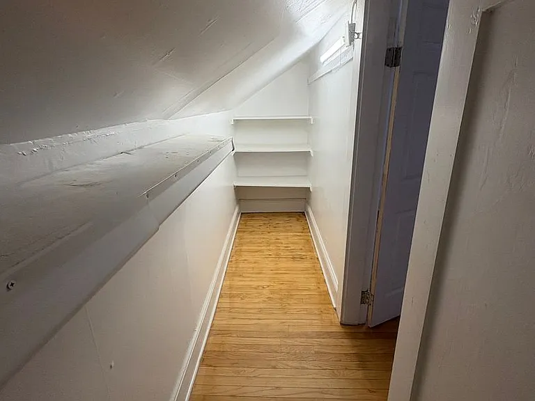 118 College Pl — Photo 11