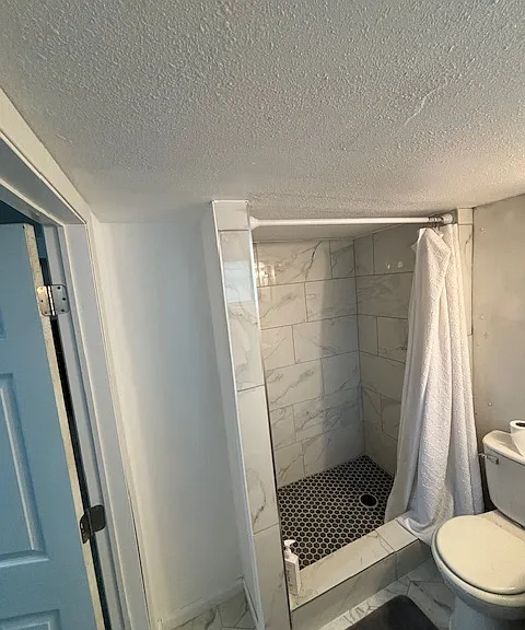 815 College St N — Photo 17