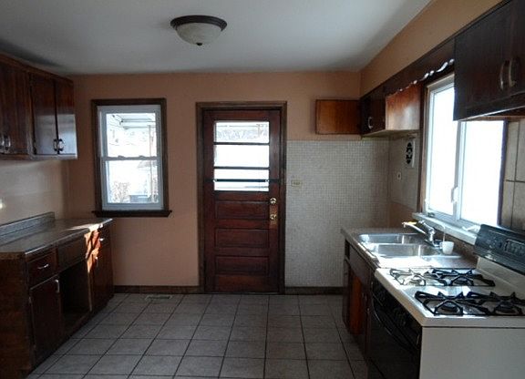 5th image of 14605 S California Ave