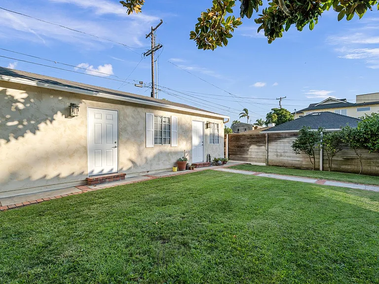 423 Pomona Ave — Photo 30