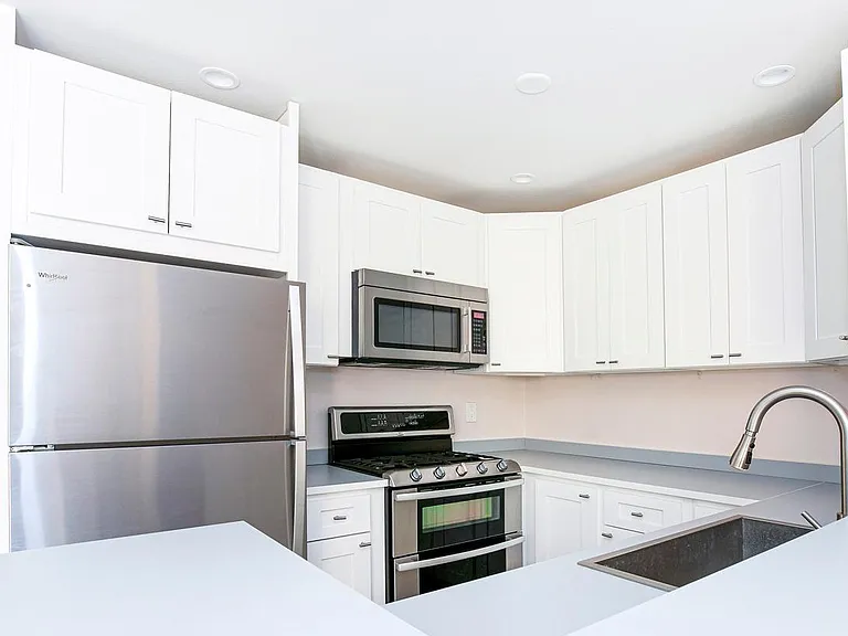 Burchett St — Photo 10