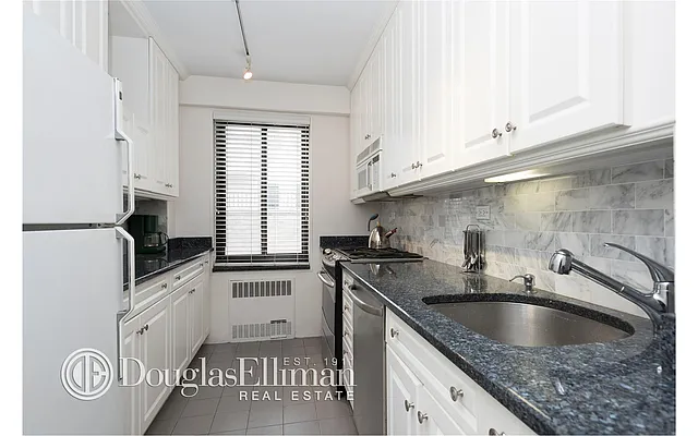 Sold by Douglas Elliman | media 8