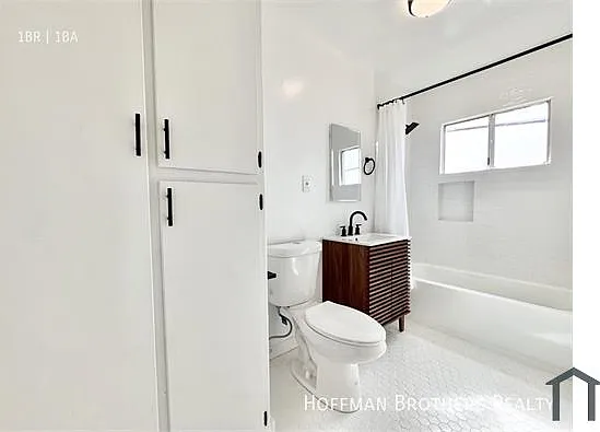 716 W 81st St #10A — Photo 6