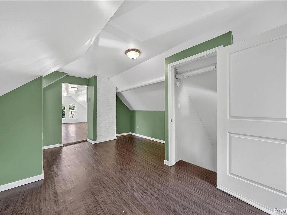 351 Edgewood Pl, photo 18