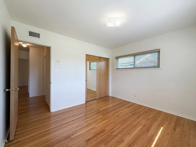 962 N Calmgrove Ave — Photo 24