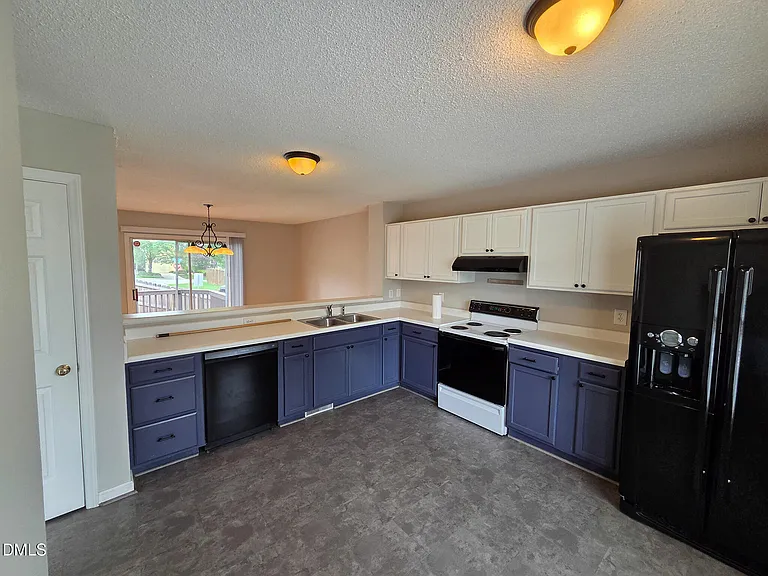 549 Mountain Lake Dr — Photo 8