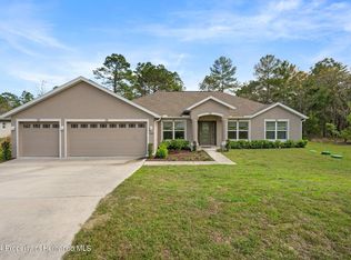 11142 Campfield Rd, Weeki Wachee, FL 34614
