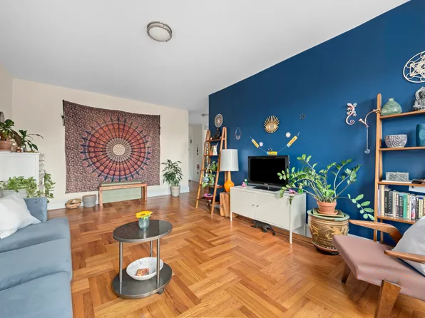 1100 Grand Concourse image 3 of 9