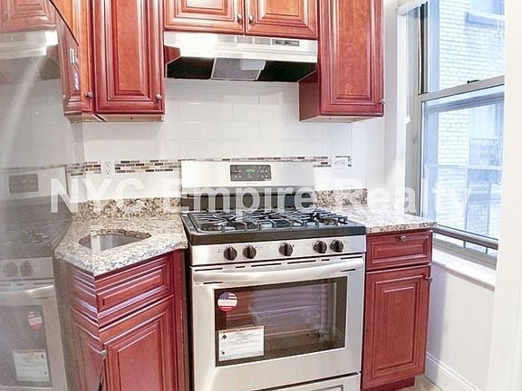 4th image of 301 E 38th St APT 9I