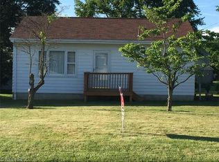 423 Como Ave, Struthers, OH 44471