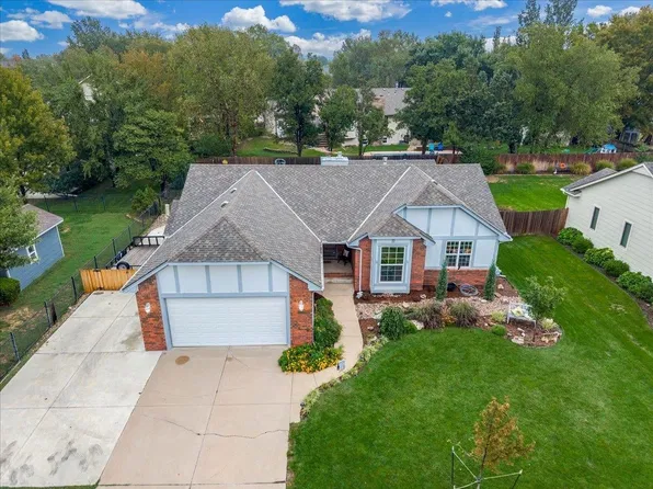 722 S Mockingbird Ln, Derby, KS 67037
