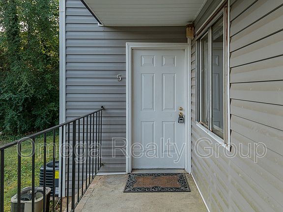 4th image of 1700 14th Ave E #5