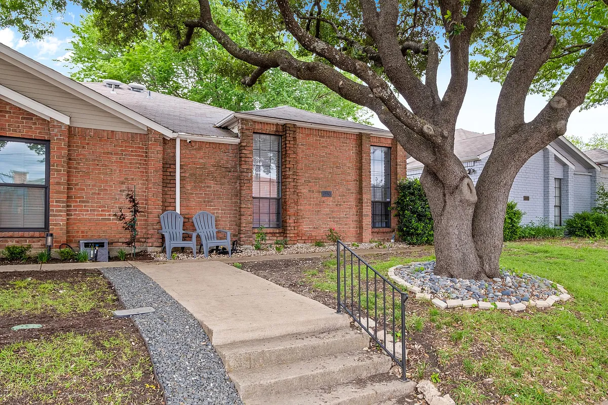 Building Photo - 6326 Winton St