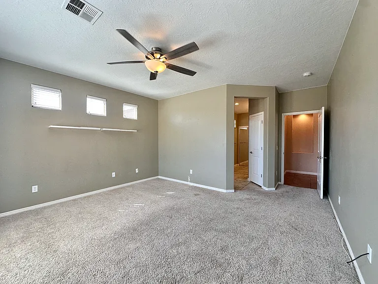 1220 N Spring Valley Dr — Photo 7