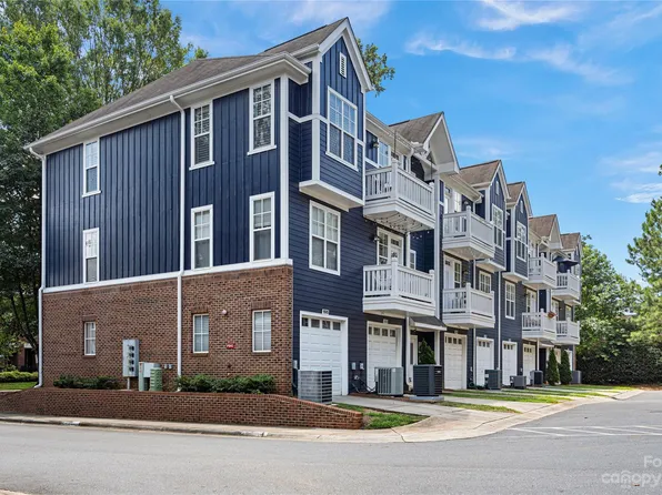 1509 Walnut View Dr, Charlotte, NC 28208