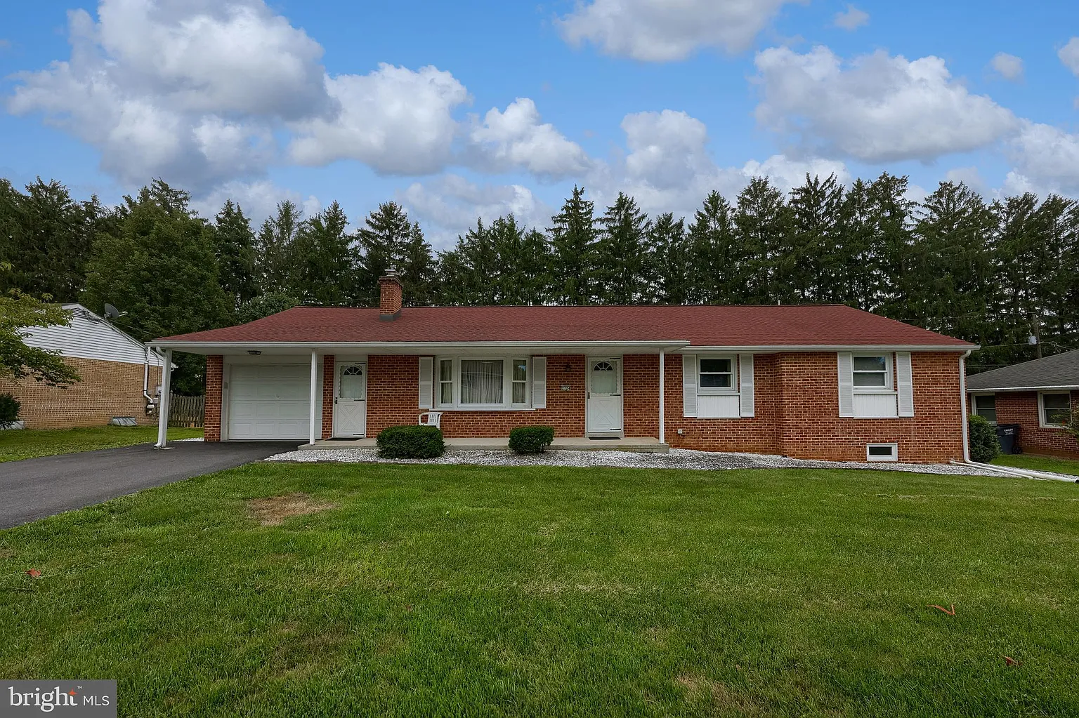 2724 Royal Rd photo 1