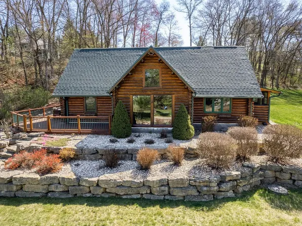 S1116 Hopi Ct, La Valle, WI 53941