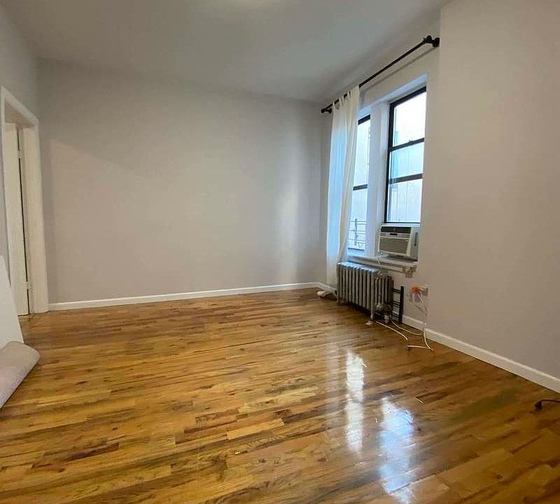 2nd image of 186 Clymer St #34