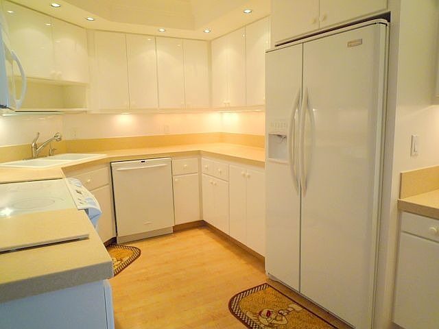 REMODEL WITH ALL TOP OF LINE APPLIANCES