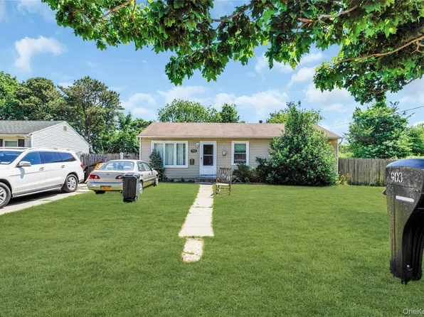 903 Provost Avenue, Bellport, NY 11713