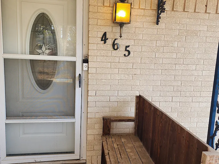 465 W Marshall Dr — Photo 2
