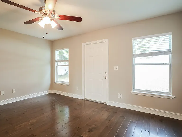 8106 Byrd Landing Ct — Photo 10