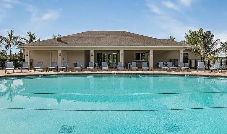 7104 W Lenox Cir — Photo 12