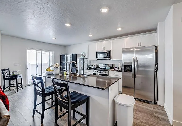 408 N Sea Chaser Ln #BASEMENT — Photo 11
