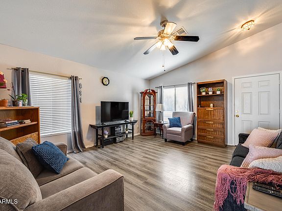 3rd image of 12766 W DREYFUS Drive