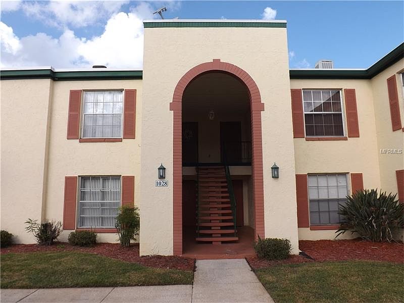 1st image of 1028 Plantation Dr APT C1