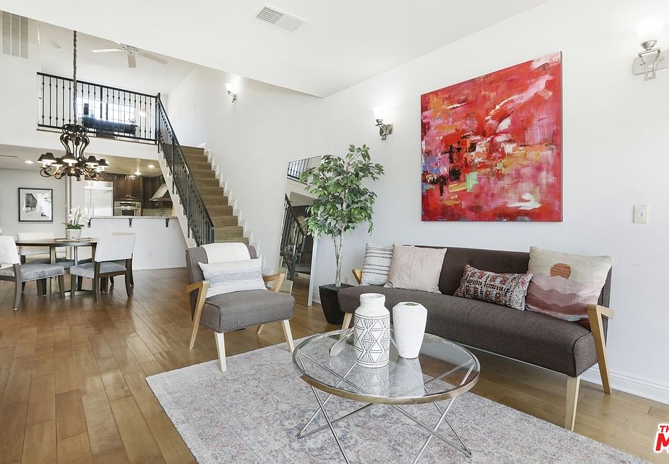 1st image of 4805 Bellflower Ave Unit 303