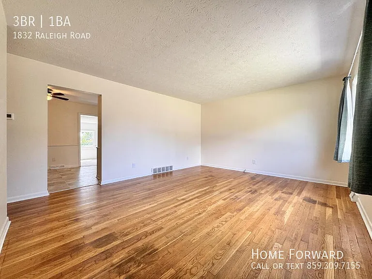 1832 Raleigh Rd — Photo 5