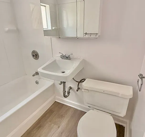 543 N Sycamore Ave — Photo 12